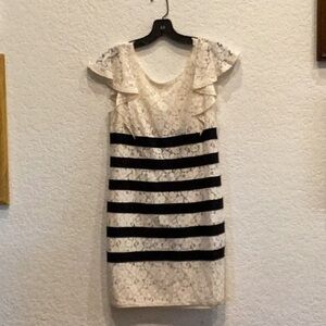 BCBGMAXAZRIA size6 Ivory Lace w/Black Ribbon Stripes